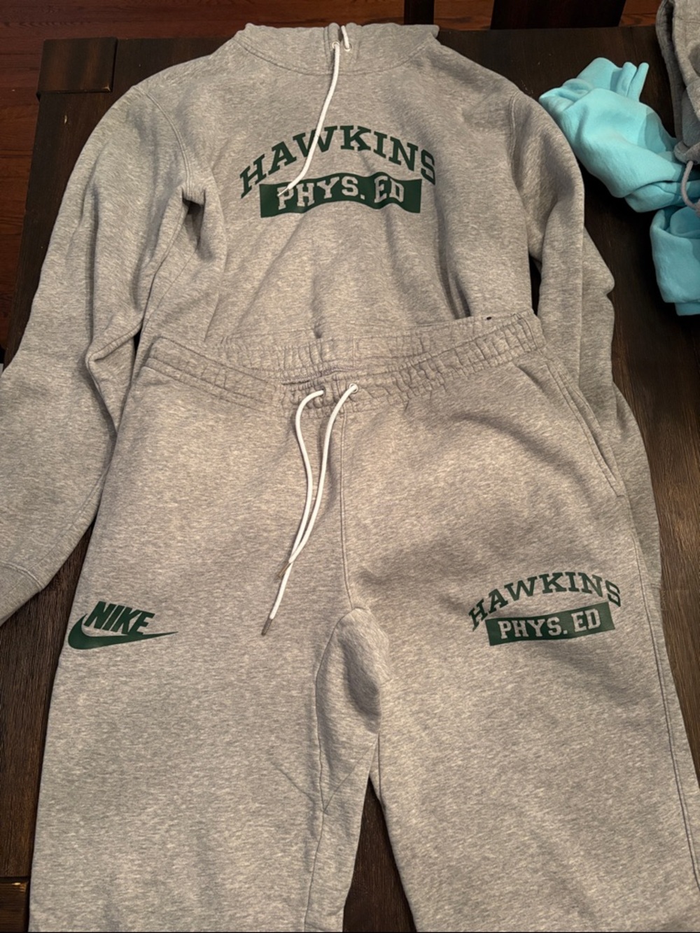 Nike x Stranger Things Gray 'Hawkins Phys. Ed' Sweatsuit - Gray